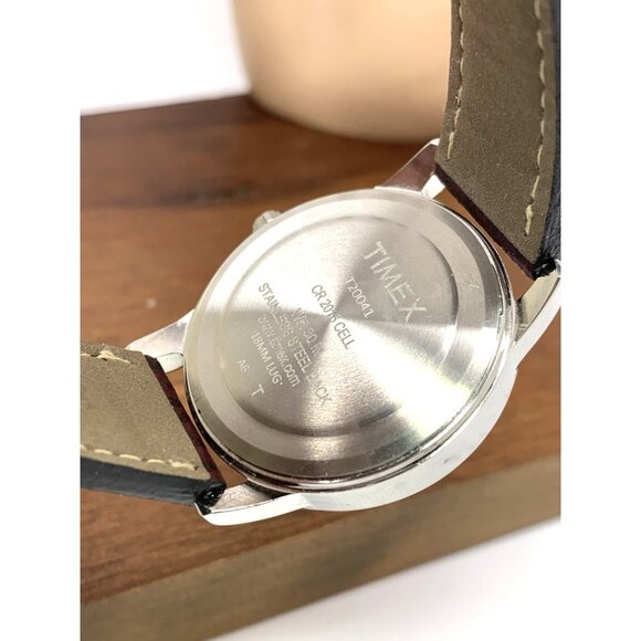 Timex Men's Watch T20041 Quartz Indiglo Silver Dial Day Date Leather Band 35mm - Picture 6 of 14
